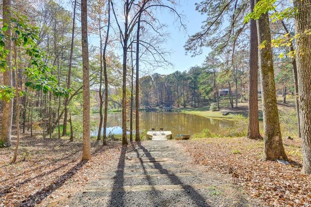 145 Stillwaters Lane, Hamilton, GA 31811