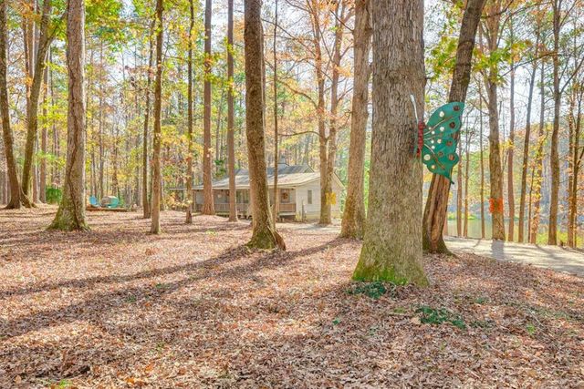 145 Stillwaters Lane, Hamilton, GA 31811