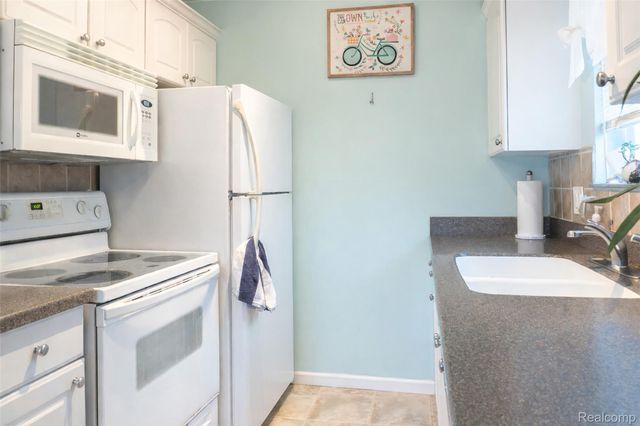 20210 Vernier Road B, Harper Woods, MI 48225