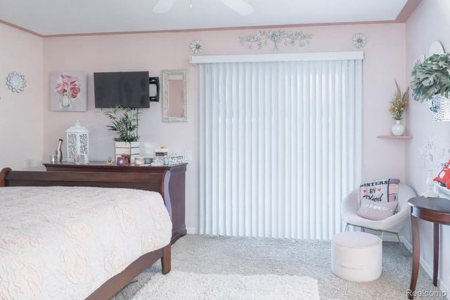 20210 Vernier Road B, Harper Woods, MI 48225