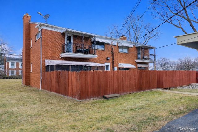 20210 Vernier Road B, Harper Woods, MI 48225