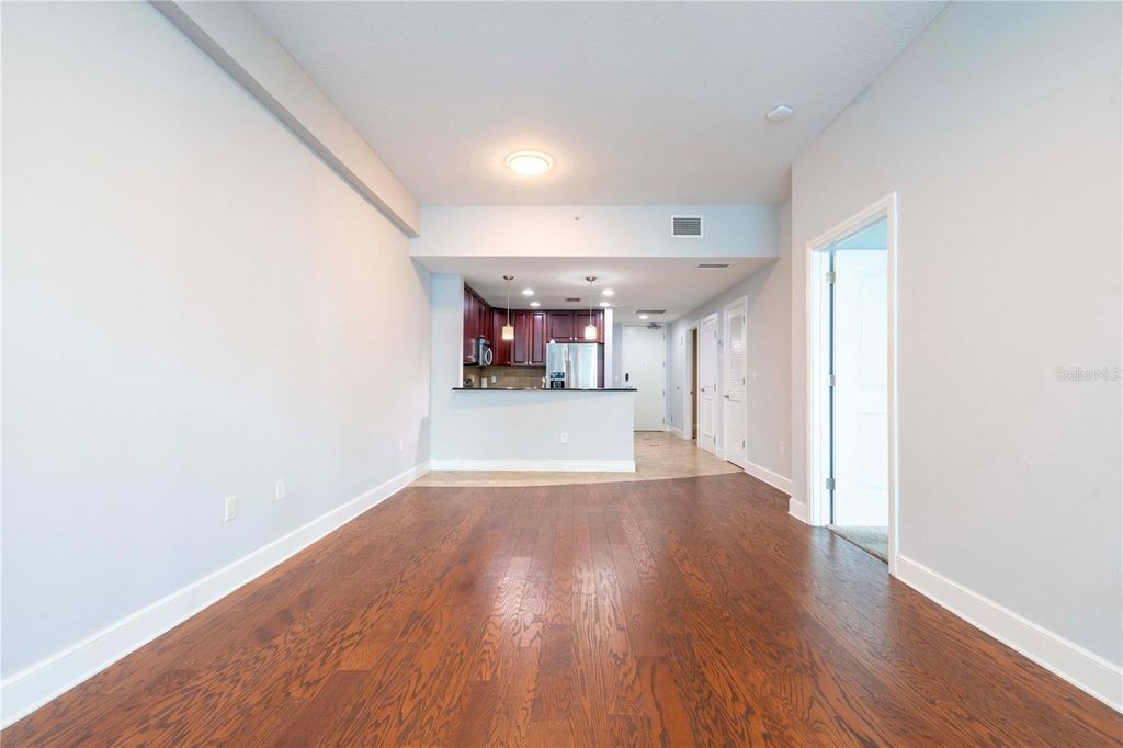 Image 4 of property listing at 101 S EOLA DRIVE 614, Orlando, FL 32801