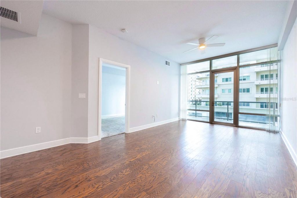 Image 5 of property listing at 101 S EOLA DRIVE 614, Orlando, FL 32801