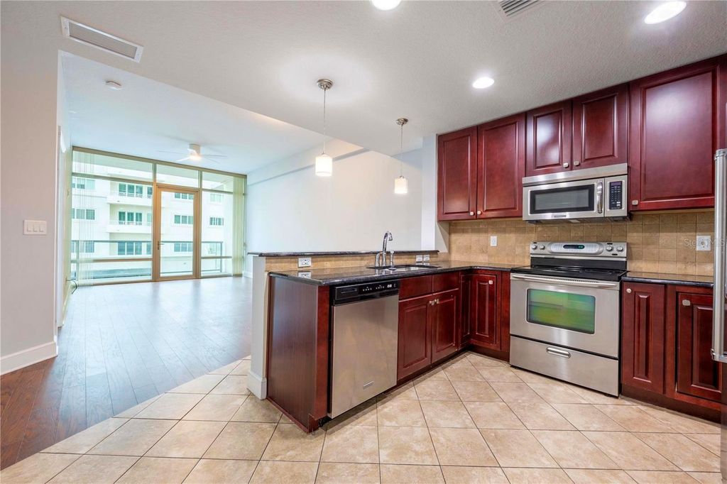 Image 7 of property listing at 101 S EOLA DRIVE 614, Orlando, FL 32801