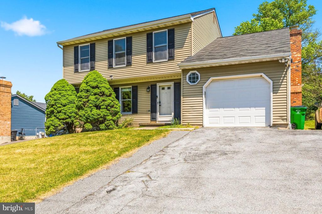 Image 2 of property listing at 3619 SAINT JOHNS LN, Ellicott City, MD 21042