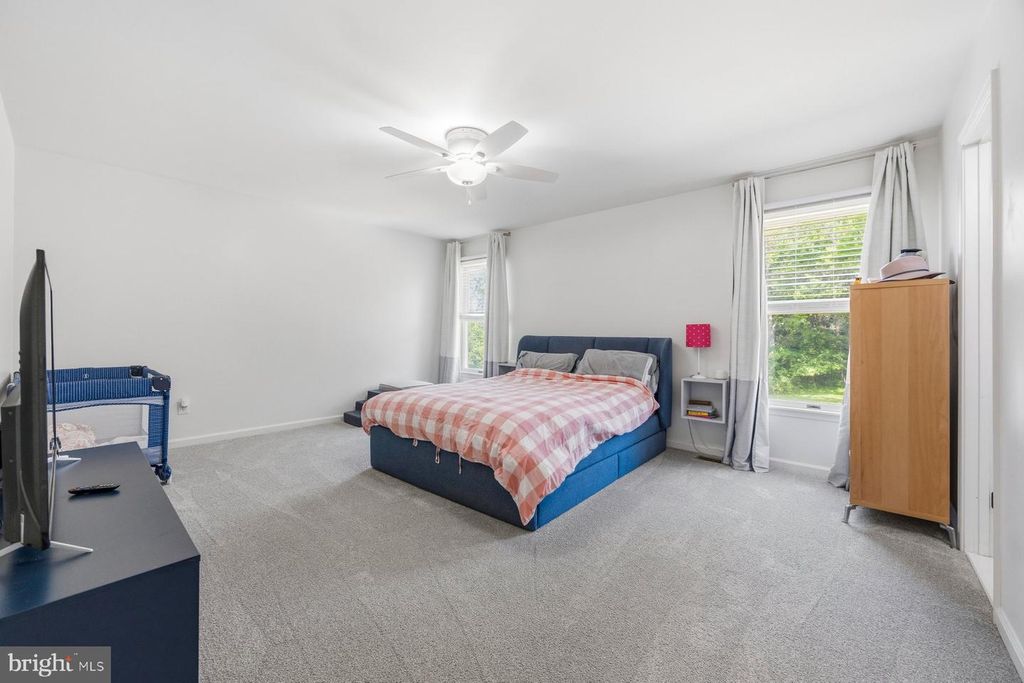 Image 24 of property listing at 3619 SAINT JOHNS LN, Ellicott City, MD 21042