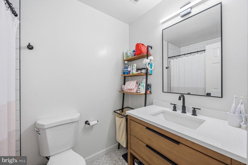 Image 26 of property listing at 3619 SAINT JOHNS LN, Ellicott City, MD 21042
