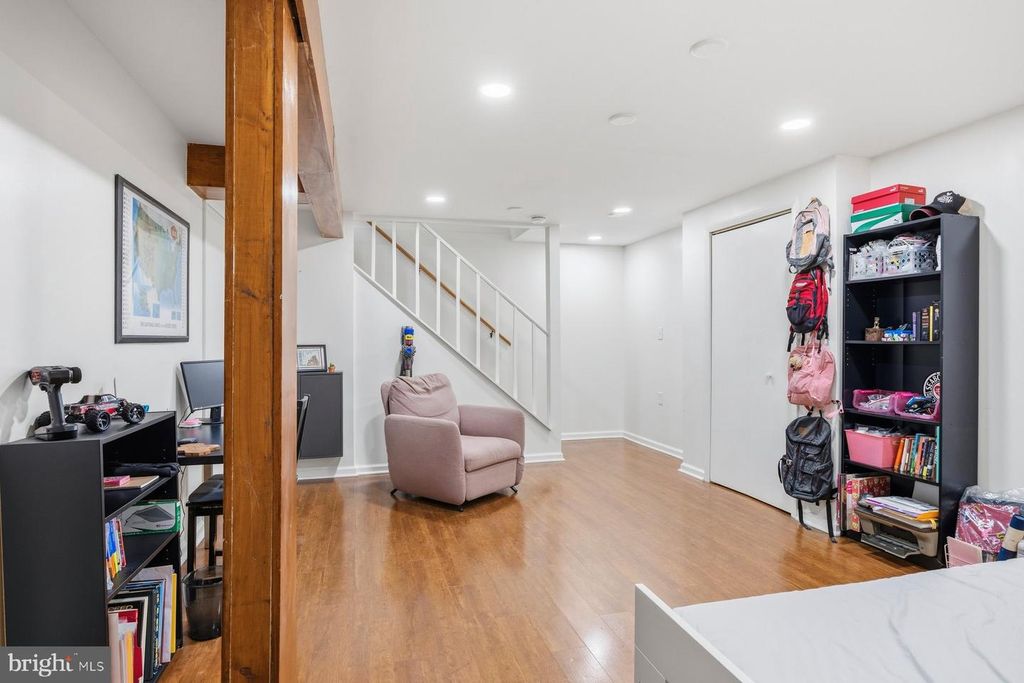 Image 27 of property listing at 3619 SAINT JOHNS LN, Ellicott City, MD 21042