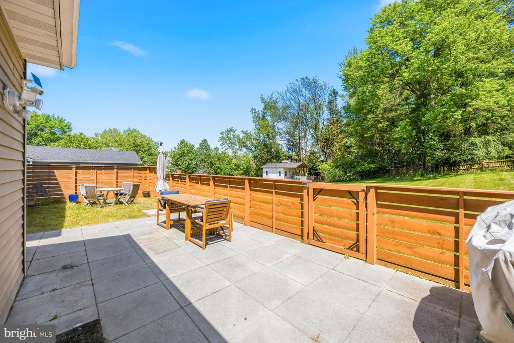 Image 29 of property listing at 3619 SAINT JOHNS LN, Ellicott City, MD 21042