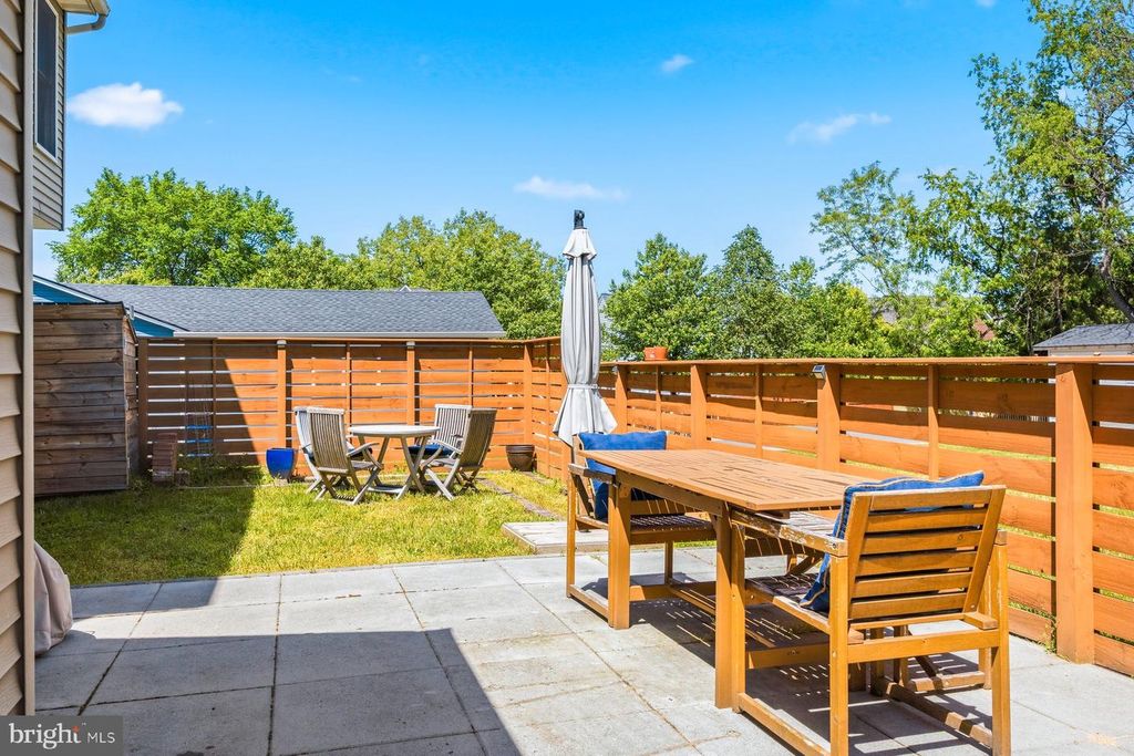 Image 30 of property listing at 3619 SAINT JOHNS LN, Ellicott City, MD 21042