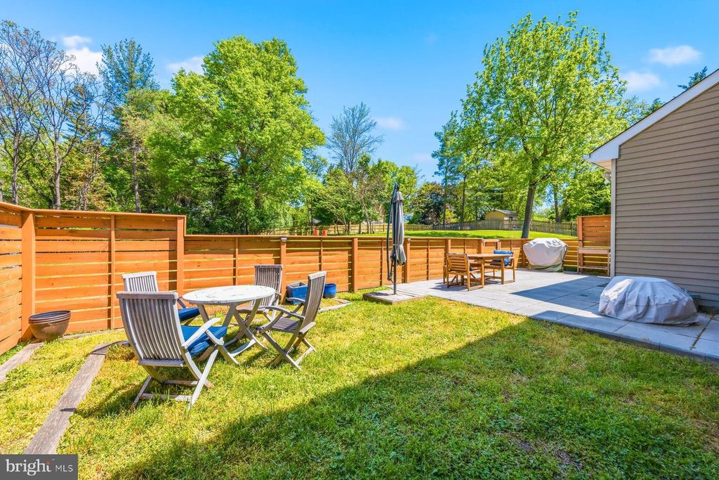 Image 31 of property listing at 3619 SAINT JOHNS LN, Ellicott City, MD 21042