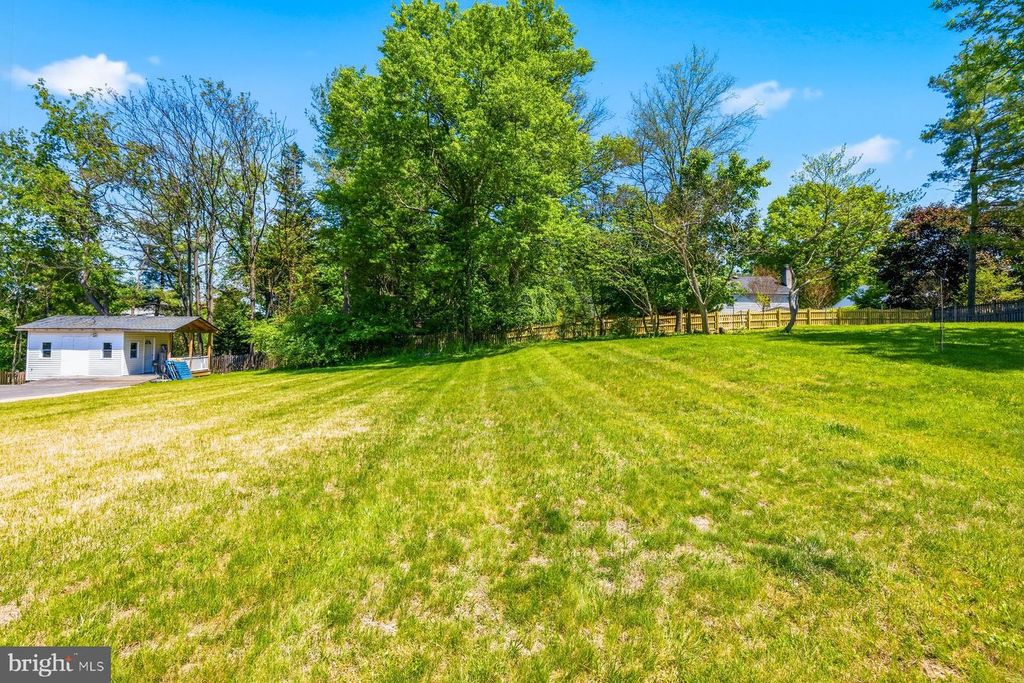 Image 32 of property listing at 3619 SAINT JOHNS LN, Ellicott City, MD 21042