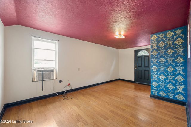 1721 San Jose Ave, Louisville, KY 40216