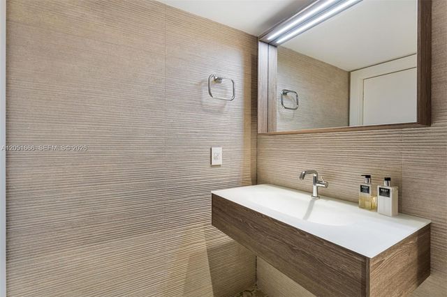 199 Ocean Lane Drive 801, Key Biscayne, FL 33149