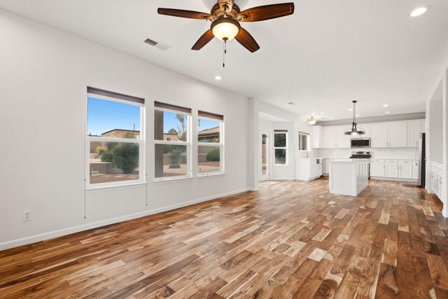 1105 Sugar Ridge Court SE, Rio Rancho, NM 87124