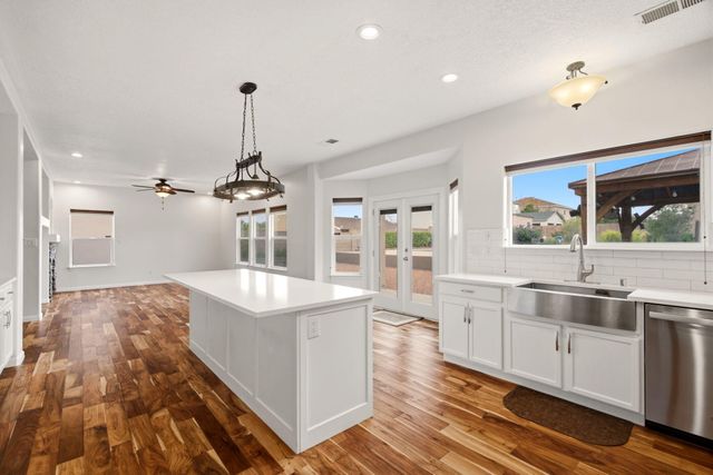 1105 Sugar Ridge Court SE, Rio Rancho, NM 87124