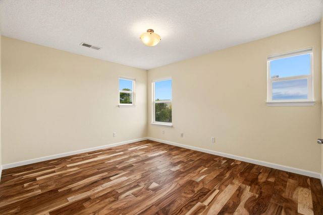 1105 Sugar Ridge Court SE, Rio Rancho, NM 87124