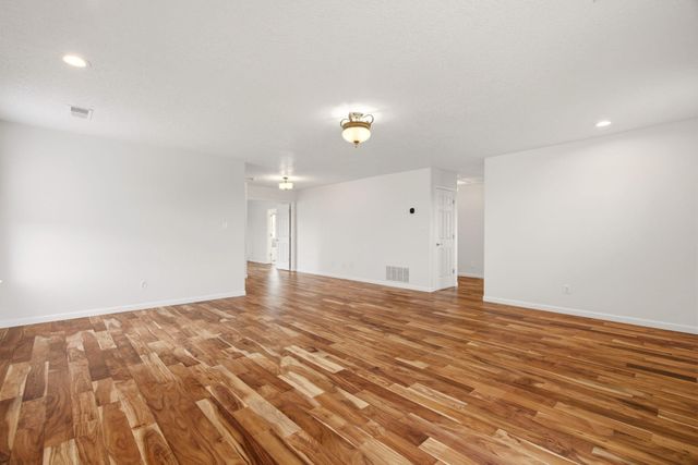 1105 Sugar Ridge Court SE, Rio Rancho, NM 87124