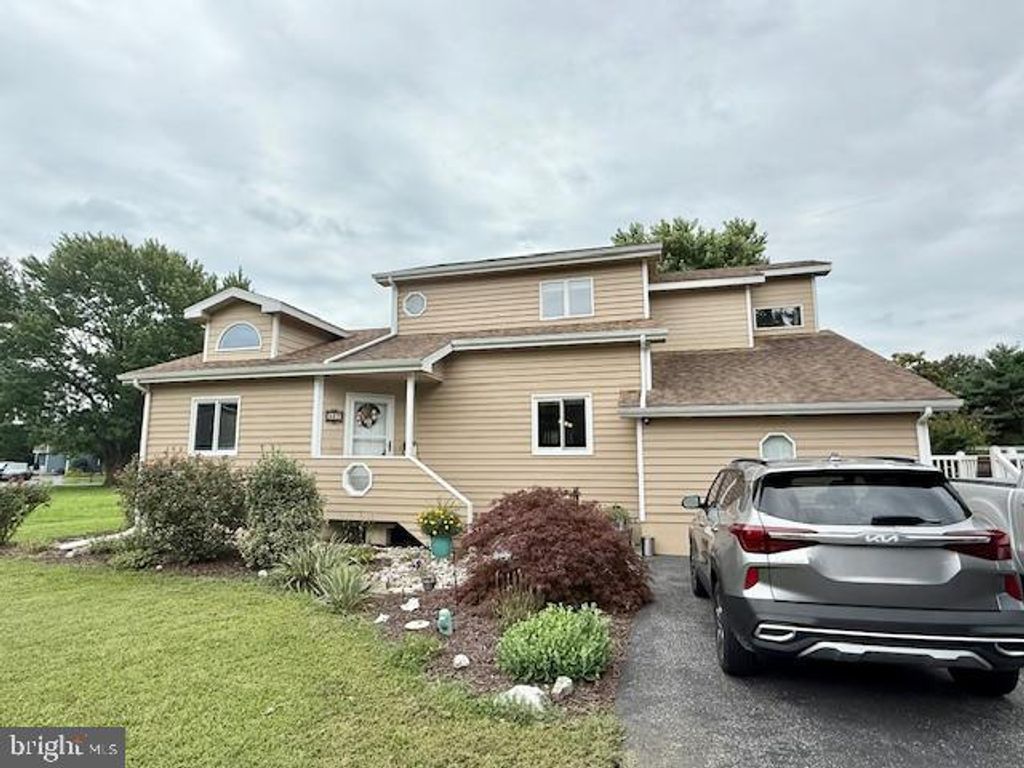 403 JACKIE DR, Ocean View, DE 19970