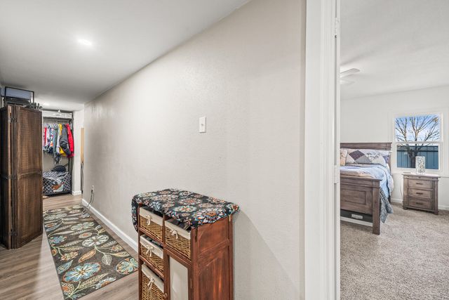 1070 S 1st Street, Slaton, TX 79364