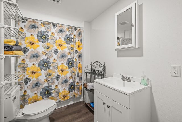 1070 S 1st Street, Slaton, TX 79364