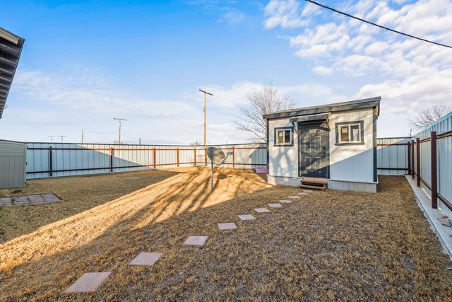 1070 S 1st Street, Slaton, TX 79364