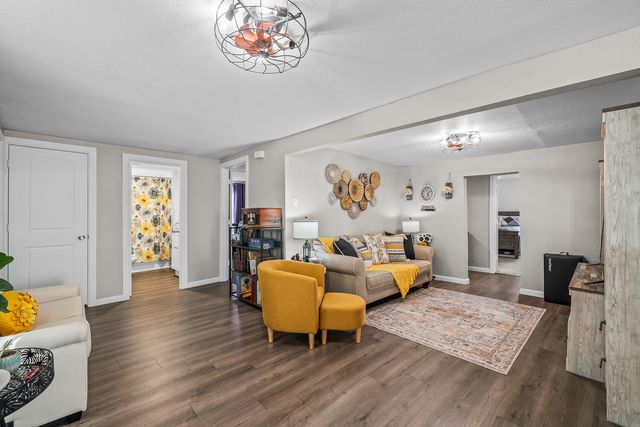 1070 S 1st Street, Slaton, TX 79364