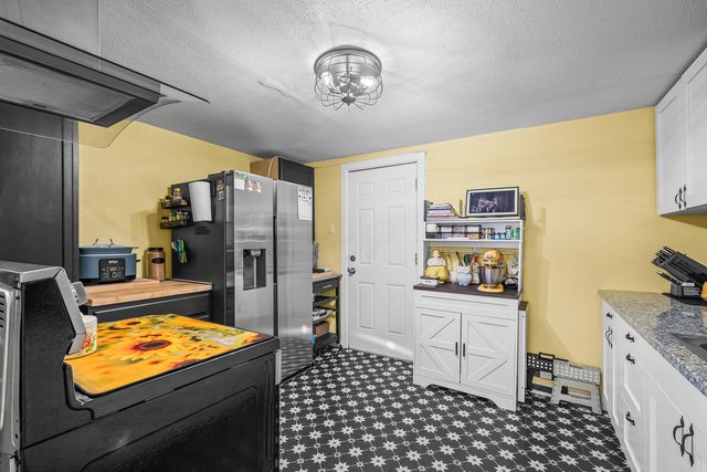 1070 S 1st Street, Slaton, TX 79364