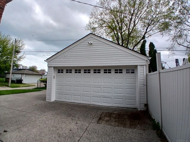 22646 Lakeland Street, St Clair Shores, MI 48081