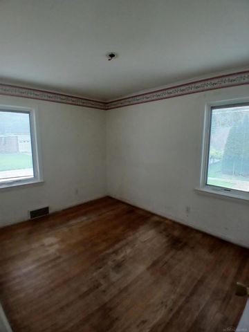 22646 Lakeland Street, St Clair Shores, MI 48081