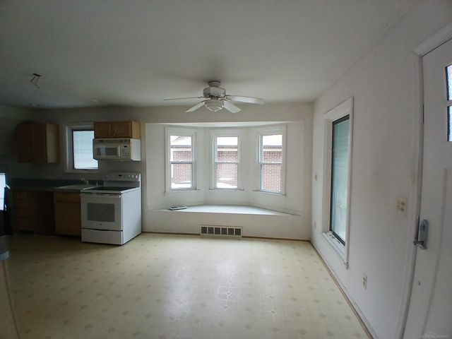 22646 Lakeland Street, St Clair Shores, MI 48081