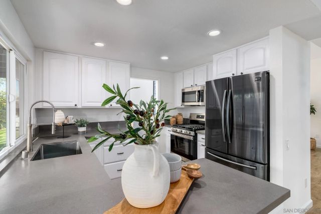 16556 Gabarda Rd, San Diego, CA 92128