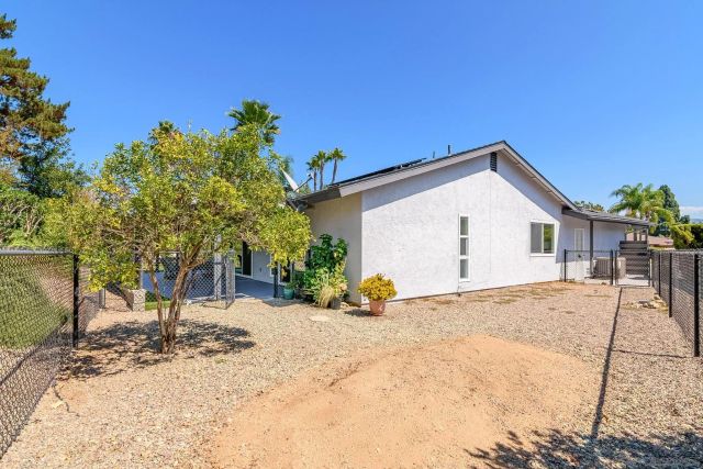 16556 Gabarda Rd, San Diego, CA 92128
