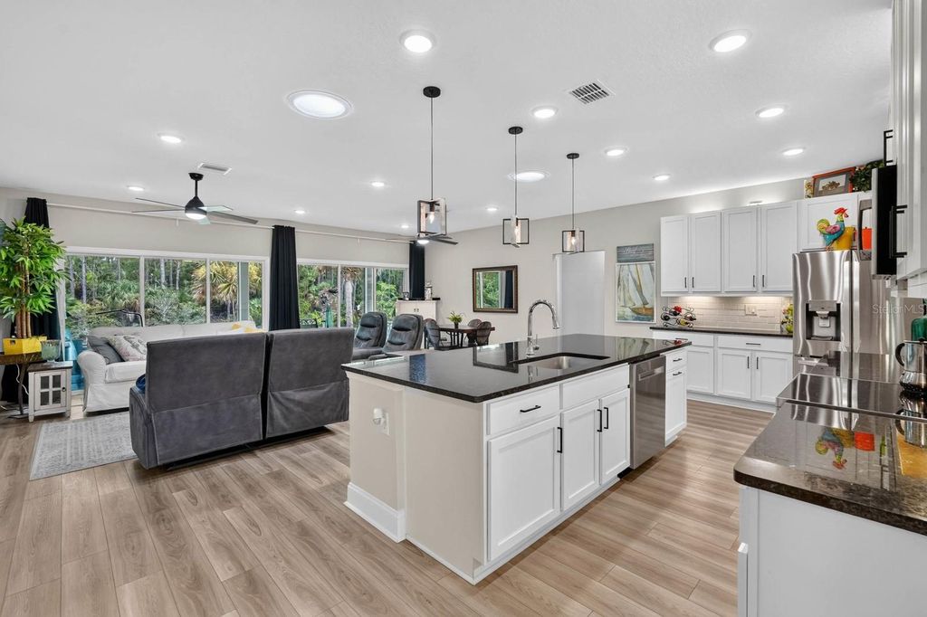Image 17 of property listing at 86 WHISPERING PINE DRIVE, Palm Coast, FL 32164