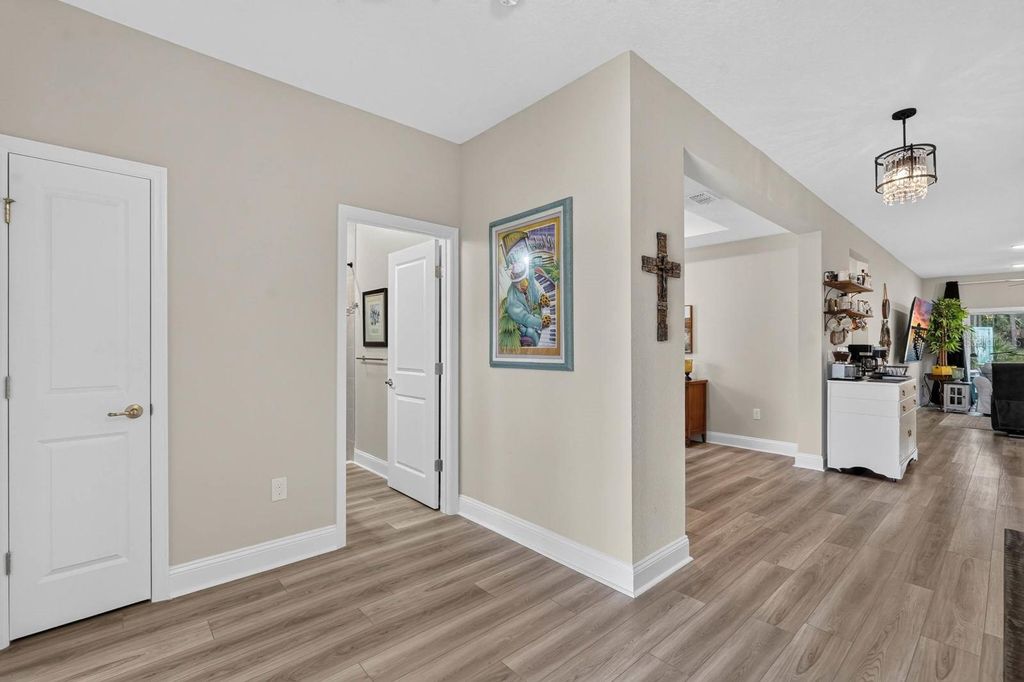 Image 9 of property listing at 86 WHISPERING PINE DRIVE, Palm Coast, FL 32164