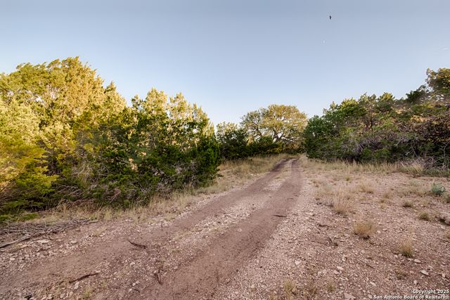2205 Sd 45700, Rocksprings, TX 78880