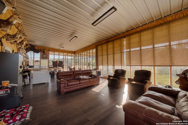 2205 Sd 45700, Rocksprings, TX 78880