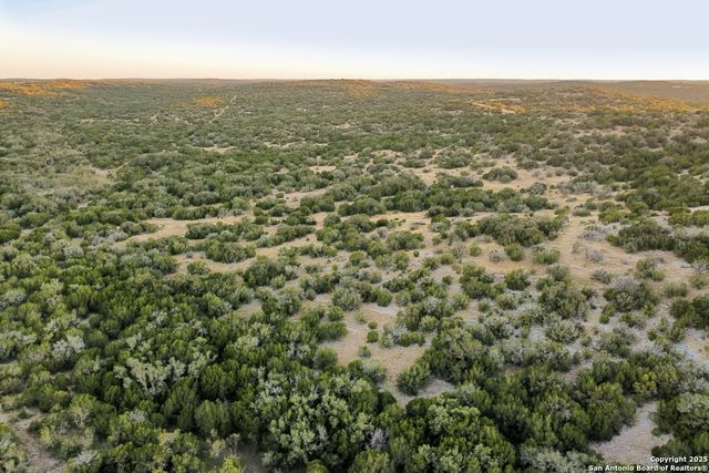 2205 Sd 45700, Rocksprings, TX 78880