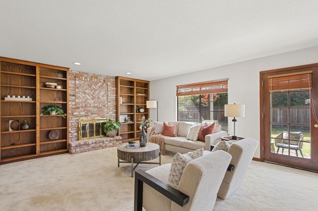 534 Valim Way, Sacramento, CA 95831