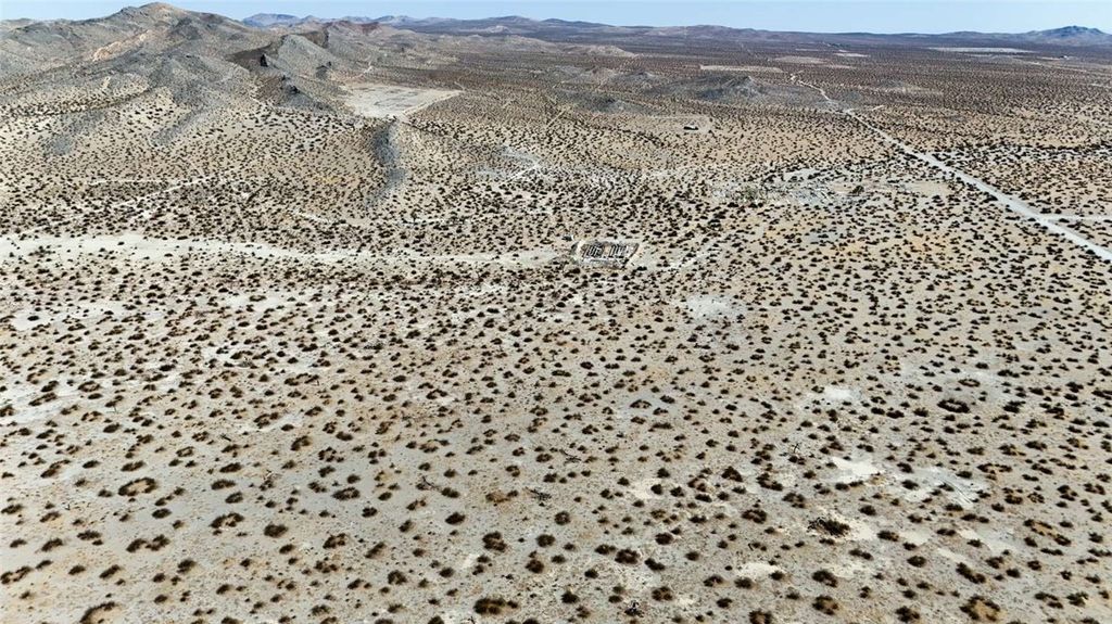 18 Skyranch Road, Adelanto, CA 92301