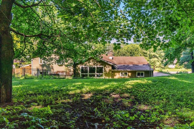 3421 Cliffside DRIVE, La Crosse, WI 54601