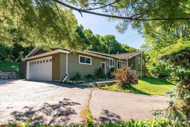 3421 Cliffside DRIVE, La Crosse, WI 54601