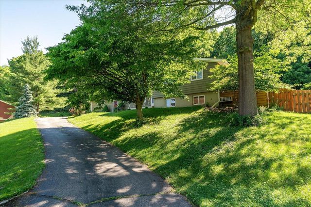 3421 Cliffside DRIVE, La Crosse, WI 54601