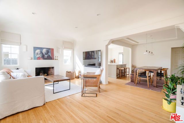 1637 S Ridgeley Drive, Los Angeles, CA 90019