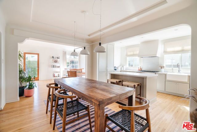 1637 S Ridgeley Drive, Los Angeles, CA 90019