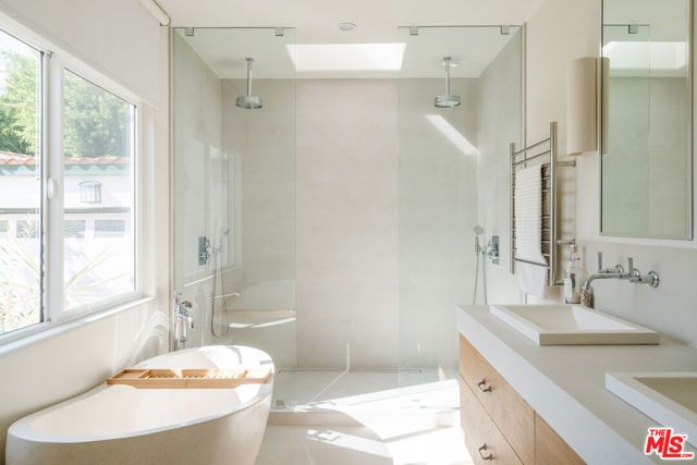 1637 S Ridgeley Drive, Los Angeles, CA 90019