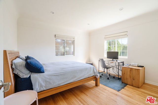 1637 S Ridgeley Drive, Los Angeles, CA 90019