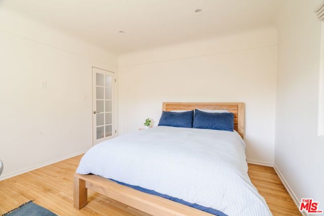 1637 S Ridgeley Drive, Los Angeles, CA 90019
