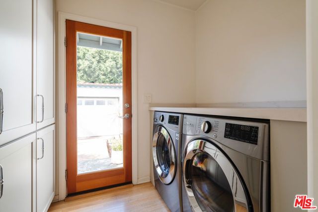 1637 S Ridgeley Drive, Los Angeles, CA 90019