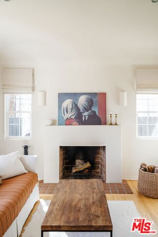 1637 S Ridgeley Drive, Los Angeles, CA 90019